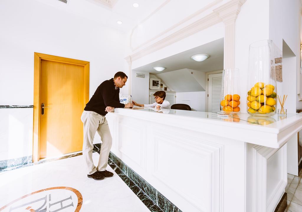 Basic Hotel Dona Manuela Sevilla Kültér fotó