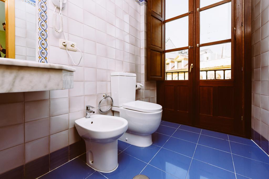 Basic Hotel Dona Manuela Sevilla Kültér fotó