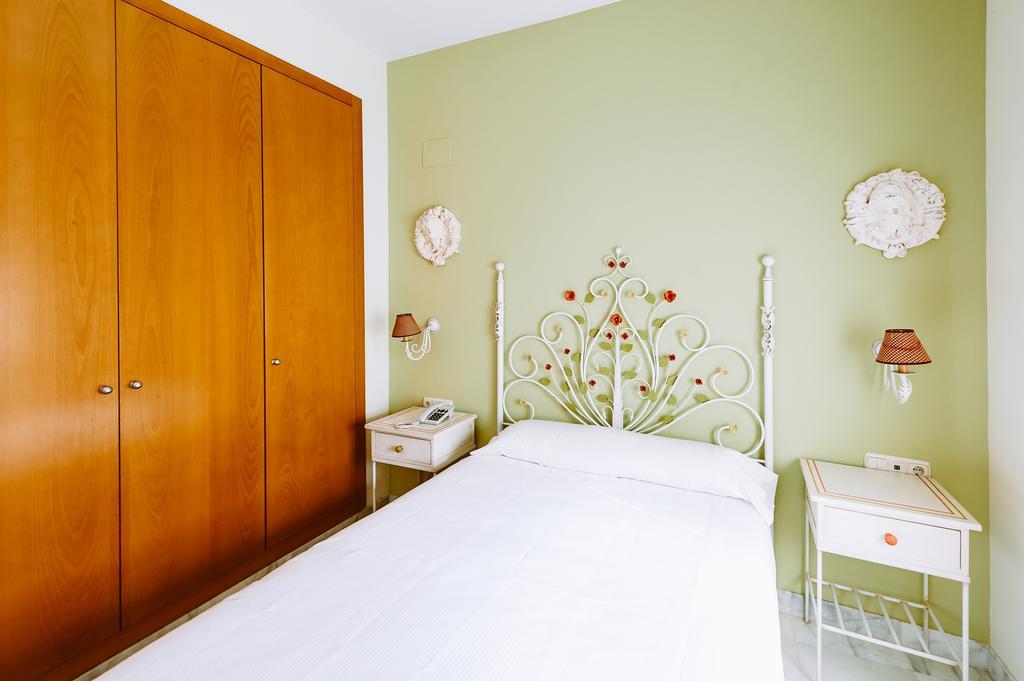Basic Hotel Dona Manuela Sevilla Kültér fotó