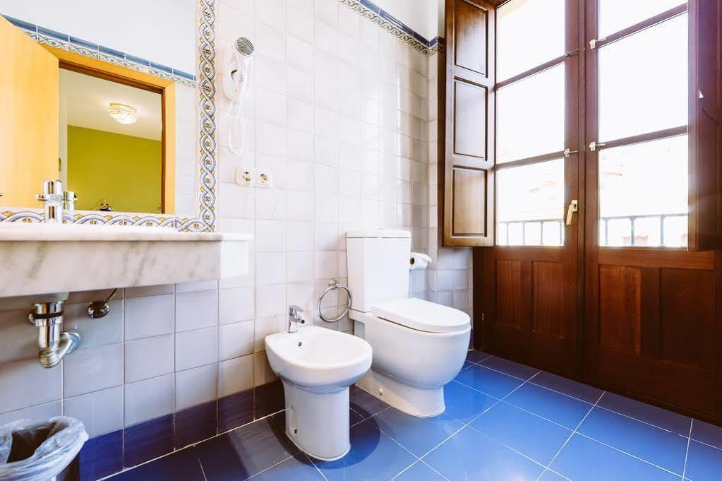 Basic Hotel Dona Manuela Sevilla Kültér fotó